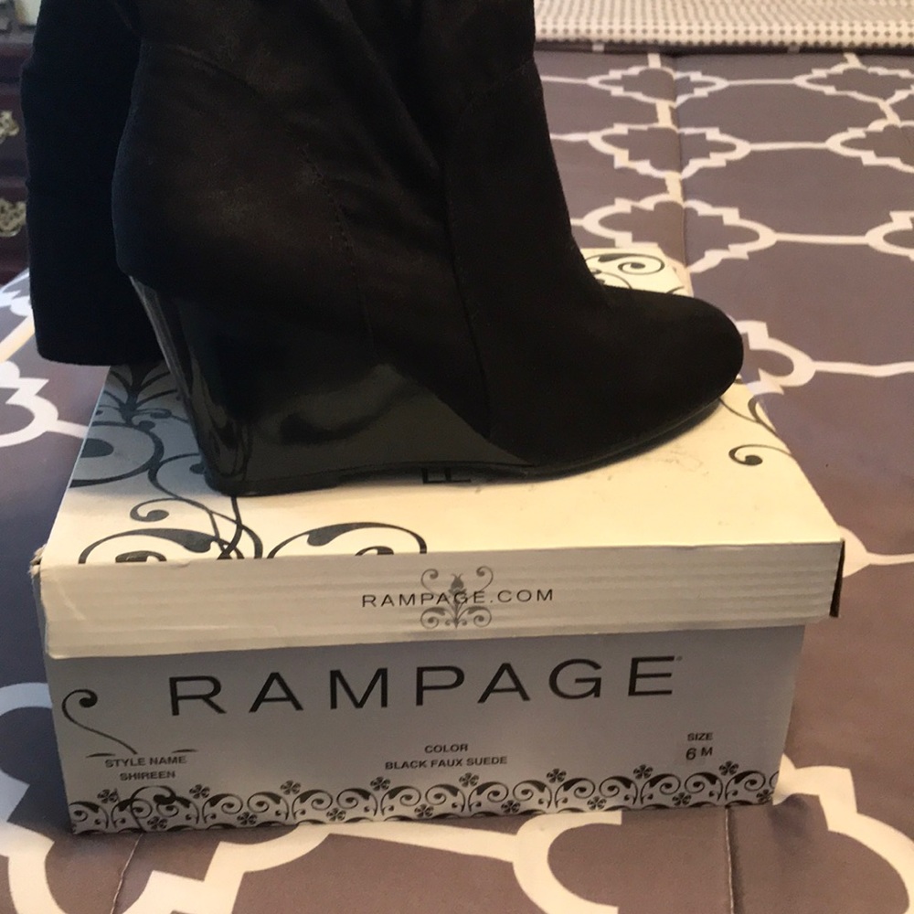 Suede black wedge boots